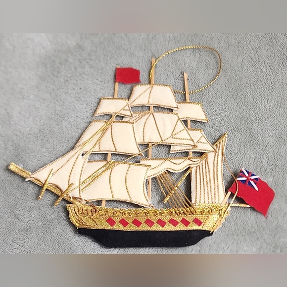Cutty Sark Emblematic Clipper Ship Ornament London England - Picture 1 of 11